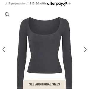 Skims long sleeve top